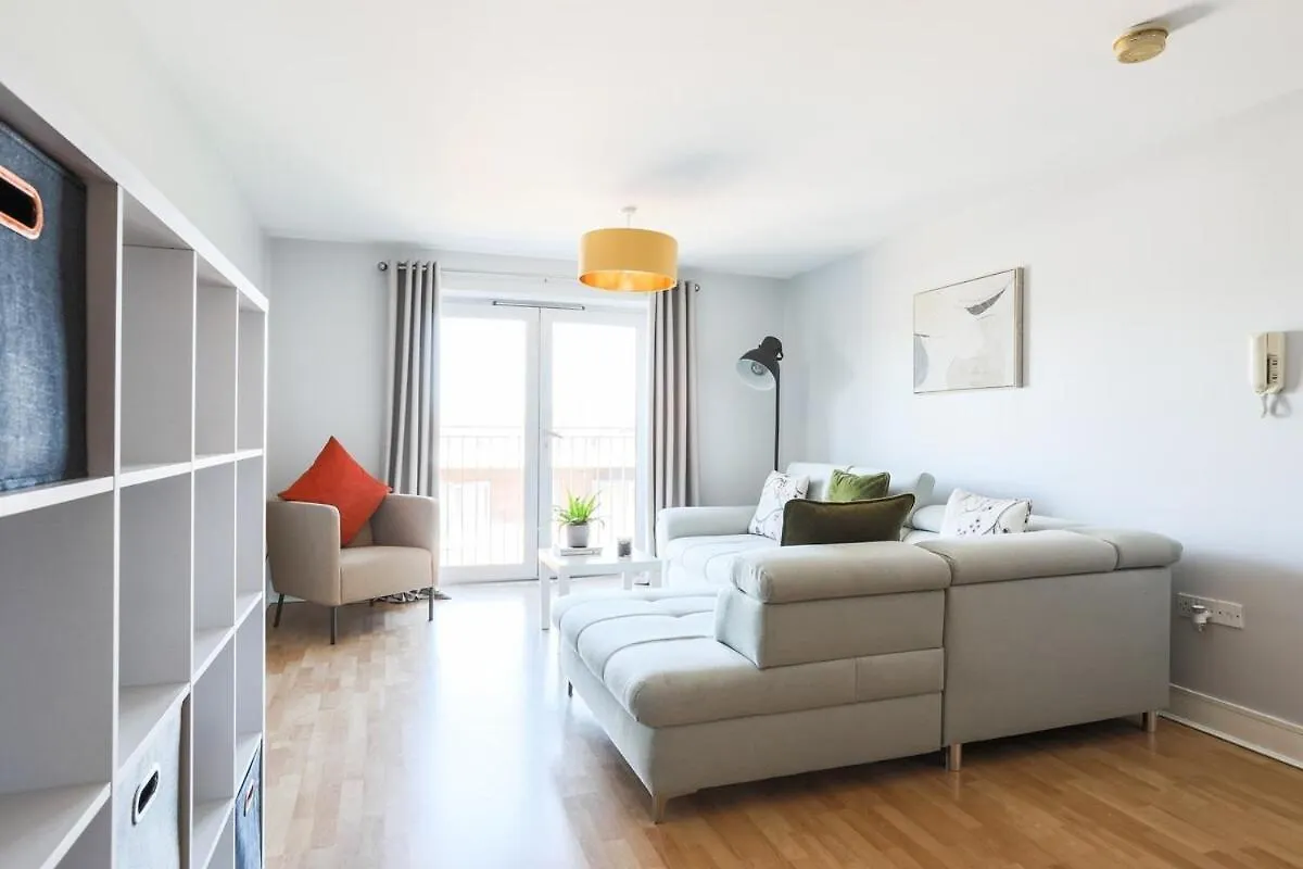 5 Star Ultra Luxury I Great Views I Underground Parking I Long Stay ベルファスト 0*,  イギリス