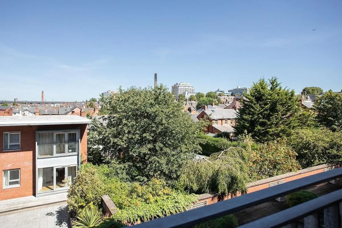 5 Star Ultra Luxury I Great Views I Underground Parking I Long Stay ベルファスト