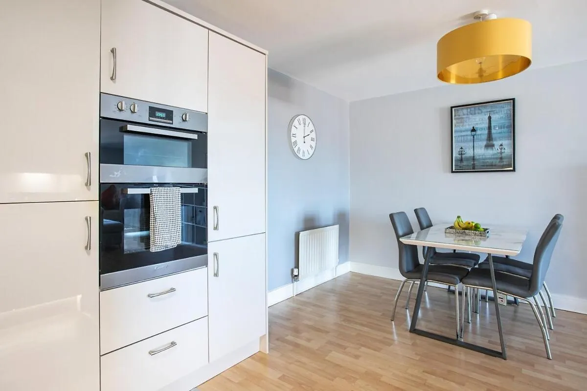 5 Star Ultra Luxury I Great Views I Underground Parking I Long Stay Belfast Appartamento